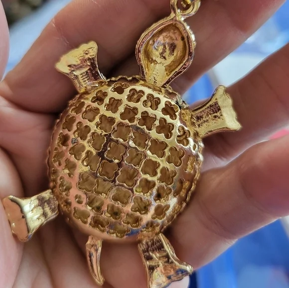 NWT Betsey Johnson Gold and Pink Mosaic Turtle Necklace 24" Chain - Picture 3 of 8